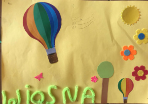 Wielobarwny balon wykonany przez ucznia z papieru kolorowego. Napis – WIOSNA został uformowany z drucików kreatywnych i przyklejony podobnie jak balon do kartonu.
